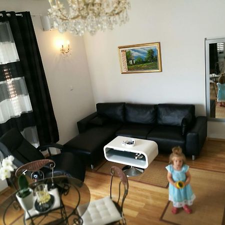 Ana Apartment Pula Ngoại thất bức ảnh