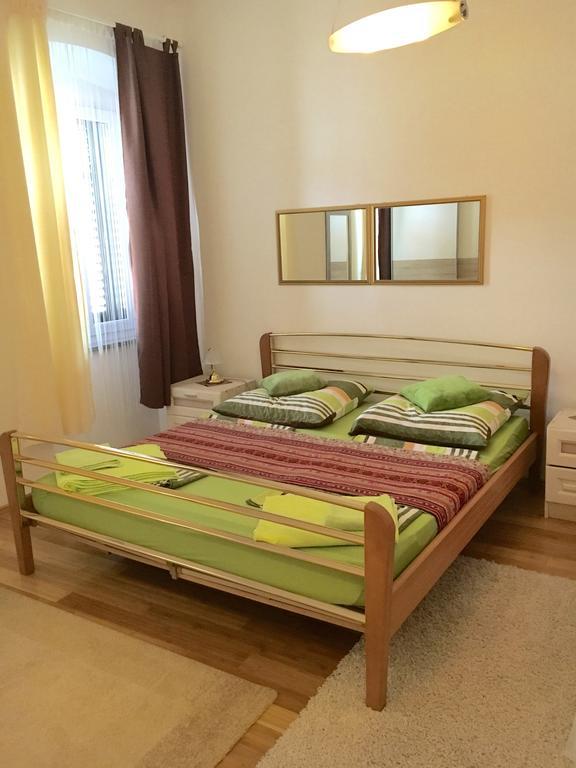 Ana Apartment Pula Ngoại thất bức ảnh