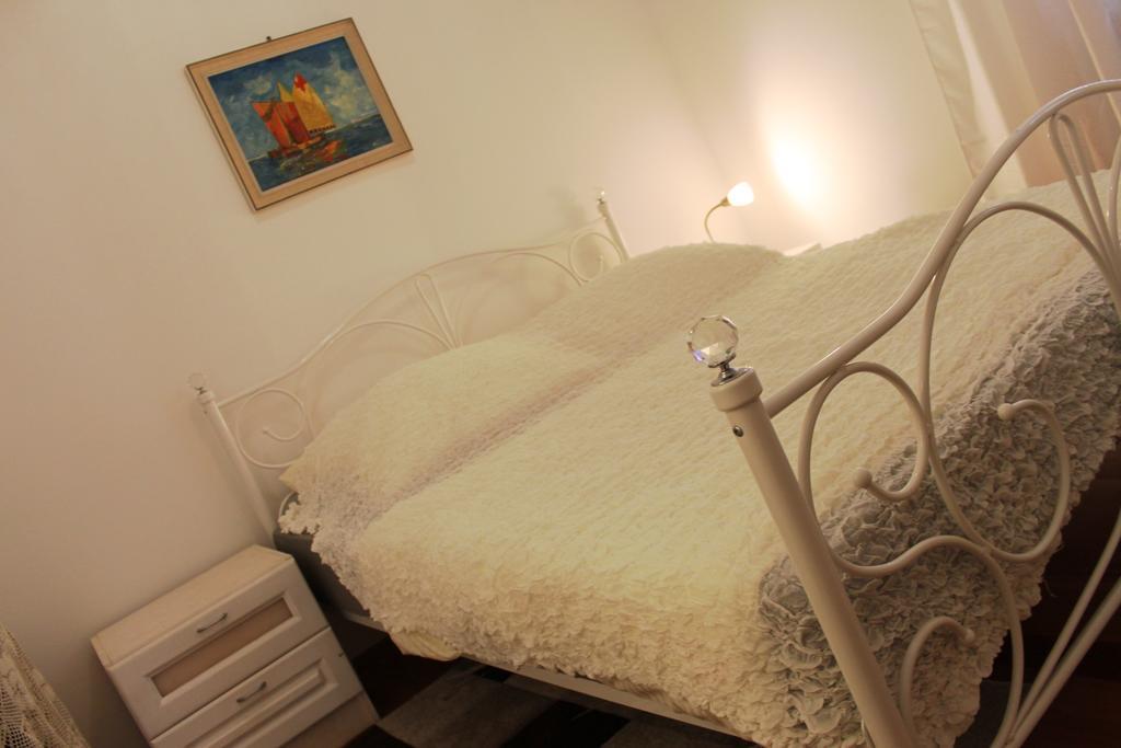 Ana Apartment Pula Phòng bức ảnh
